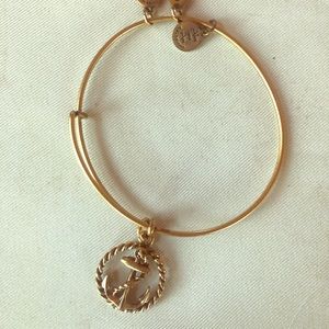 Anchor bracelet
